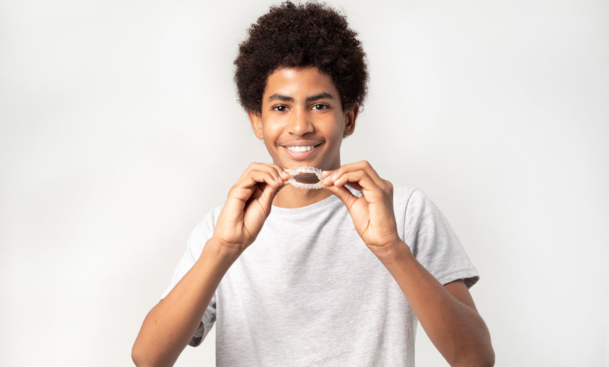 Braces vs. Clear Aligners for Teens: Which Is Better? An Expert Guide for Families